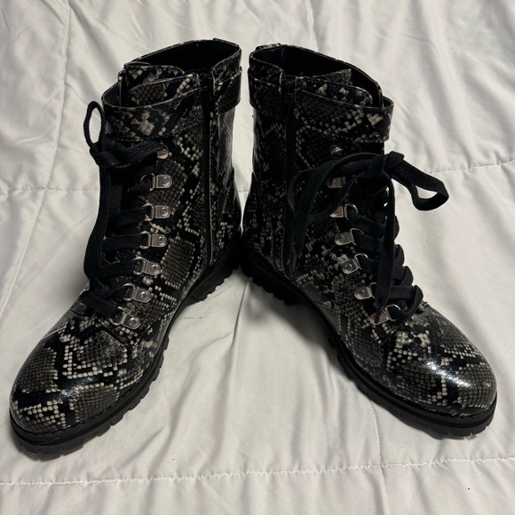 New Abound Snakeskin Print Lace-Up Boots Womens Size 7 Victor Buckle Side Zip - Picture 13 of 14